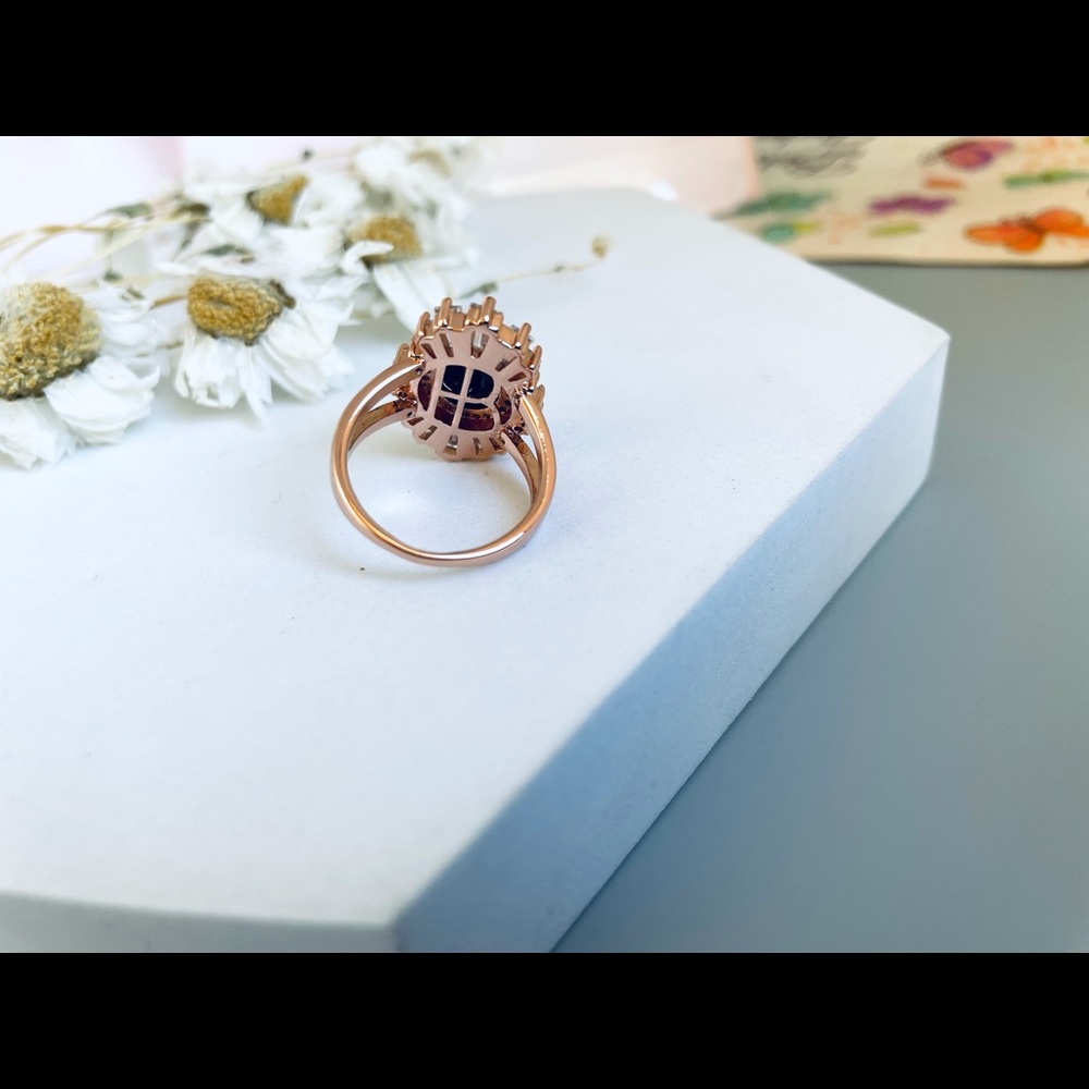 Henri Bendel Rose Gold Tone Crystals Statement Ring Size 6 - Picture 4 of 8